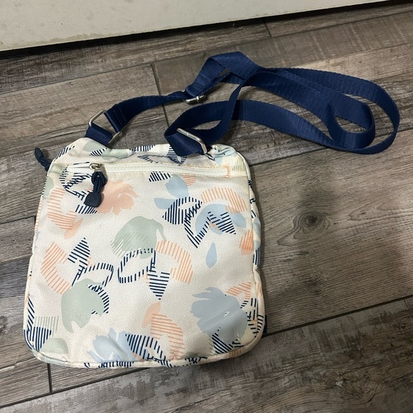 E.T.A. Rosetti Travel Purse Pouch Crossbody Secure Passport IDs Cellphone Cards - Picture 2 of 6